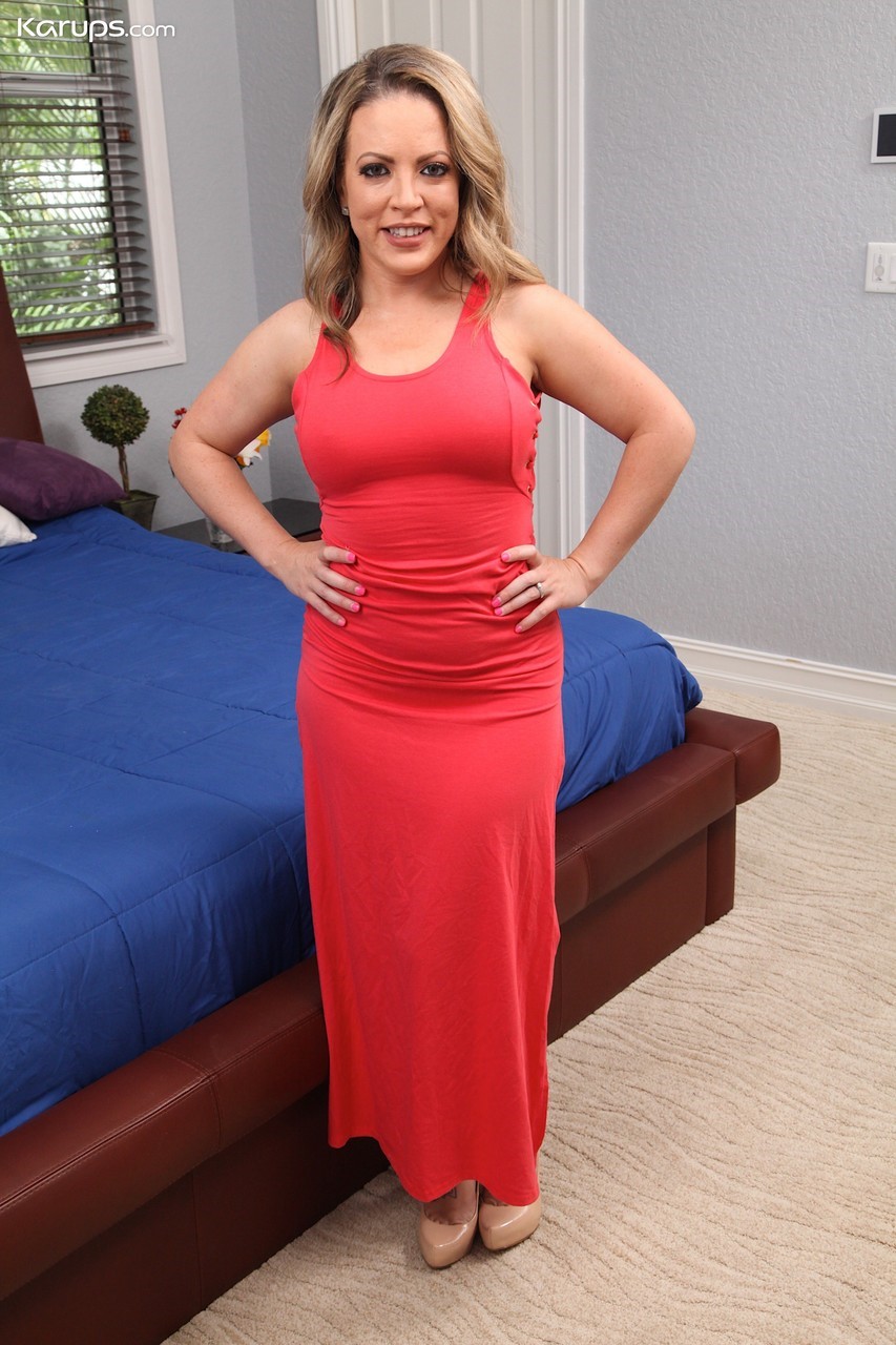 Carmen Valentina Red Dress Wallpicsnet