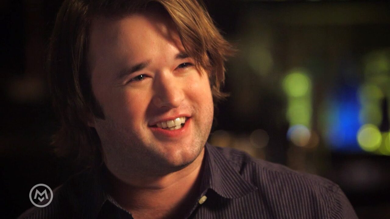 Haley Joel Osment Background Wallpapers