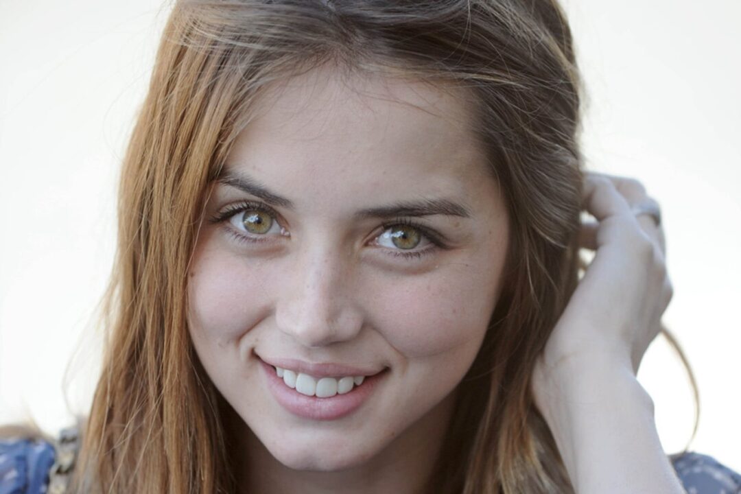 Ana de Armas Face