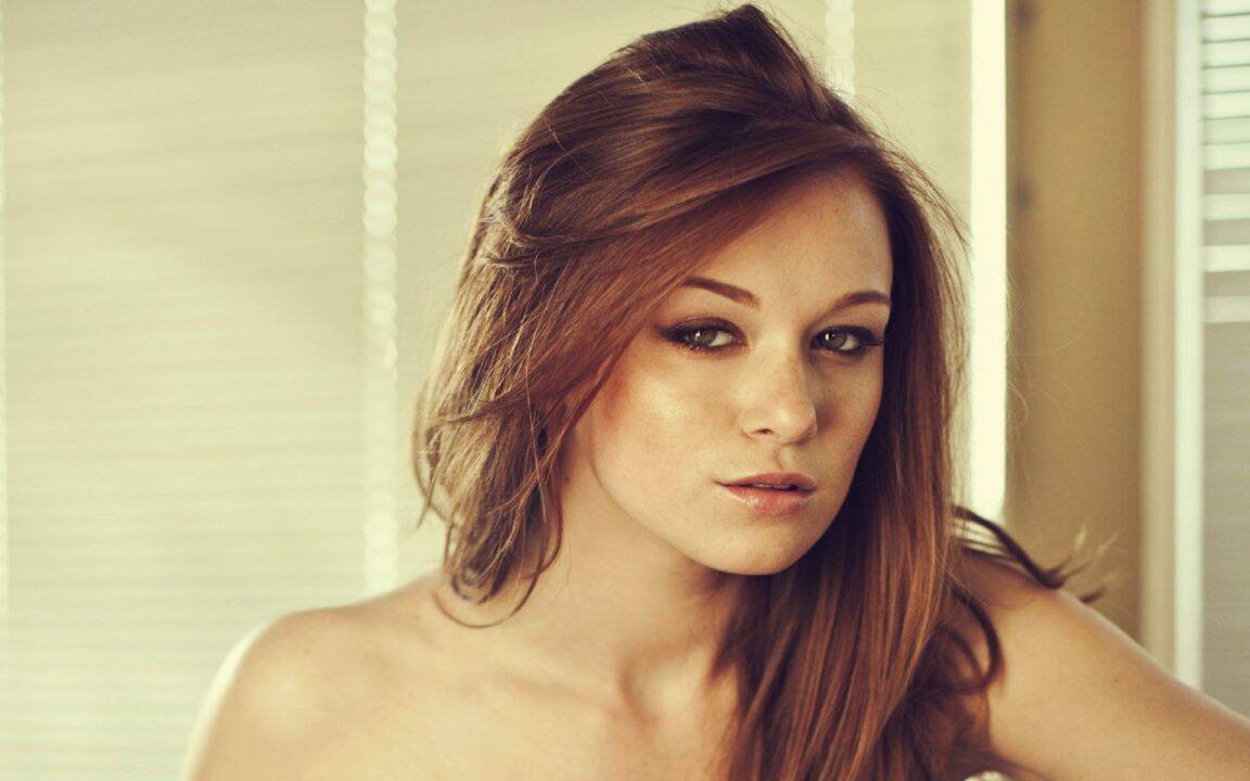 Leanna Decker Pictures