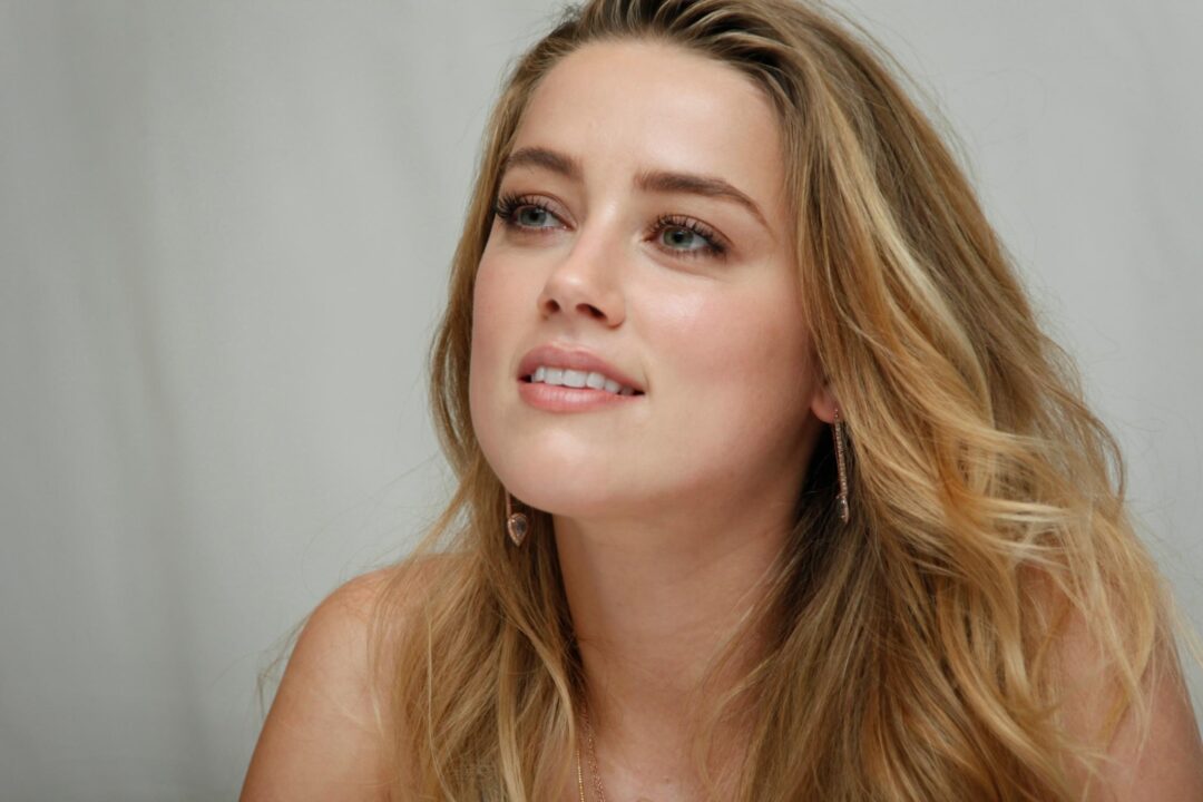 Amber Heard Desktop