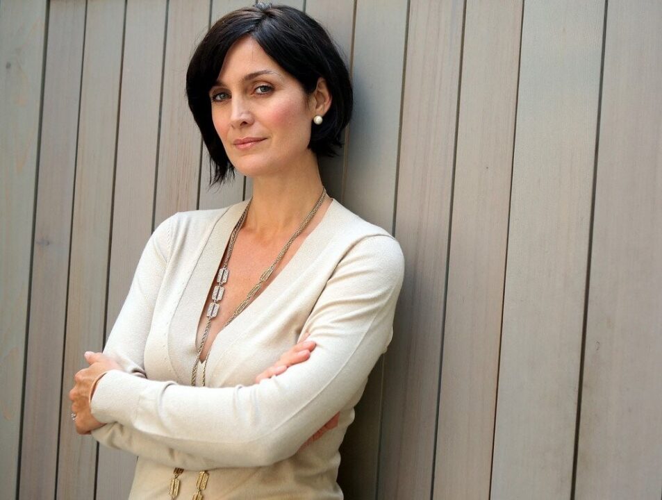 Carrie Anne Moss Gallery