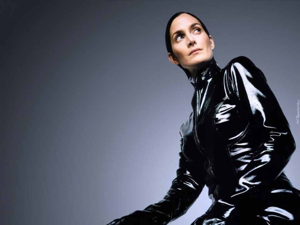 Carrie Anne Moss Wallpapers