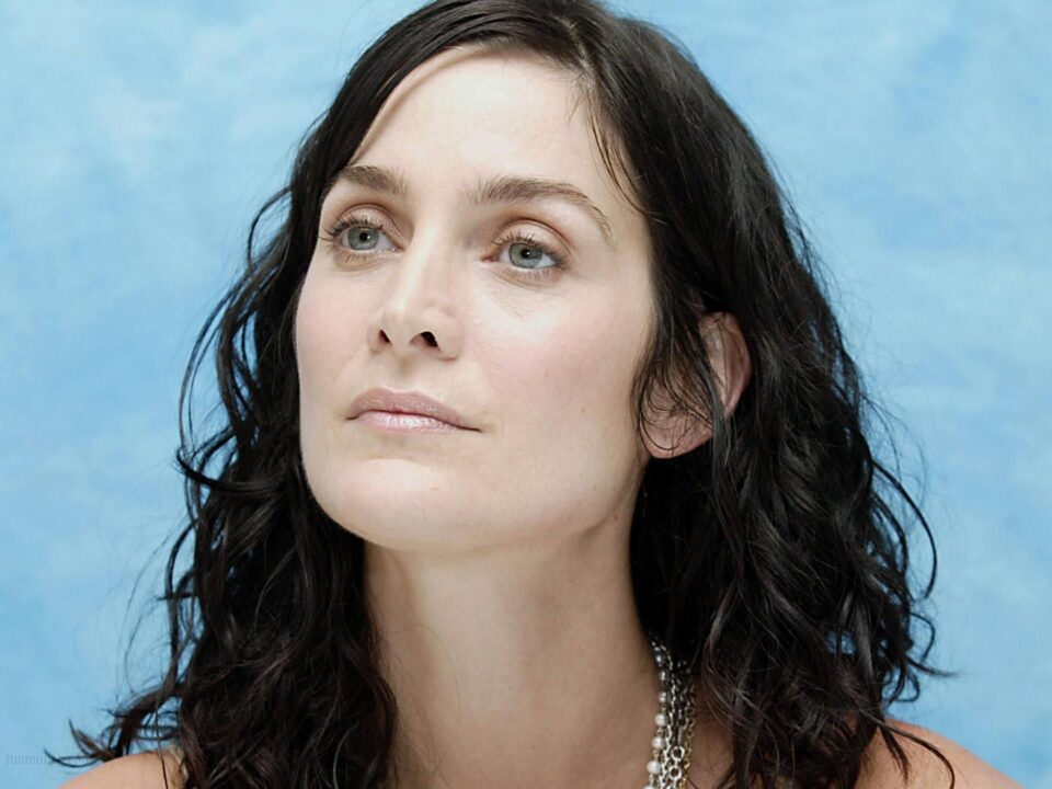 Carrie Anne Moss Wallpapers for Laptop