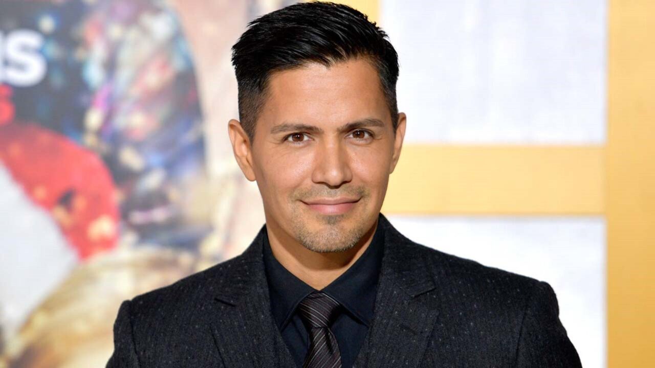 Jay Hernandez