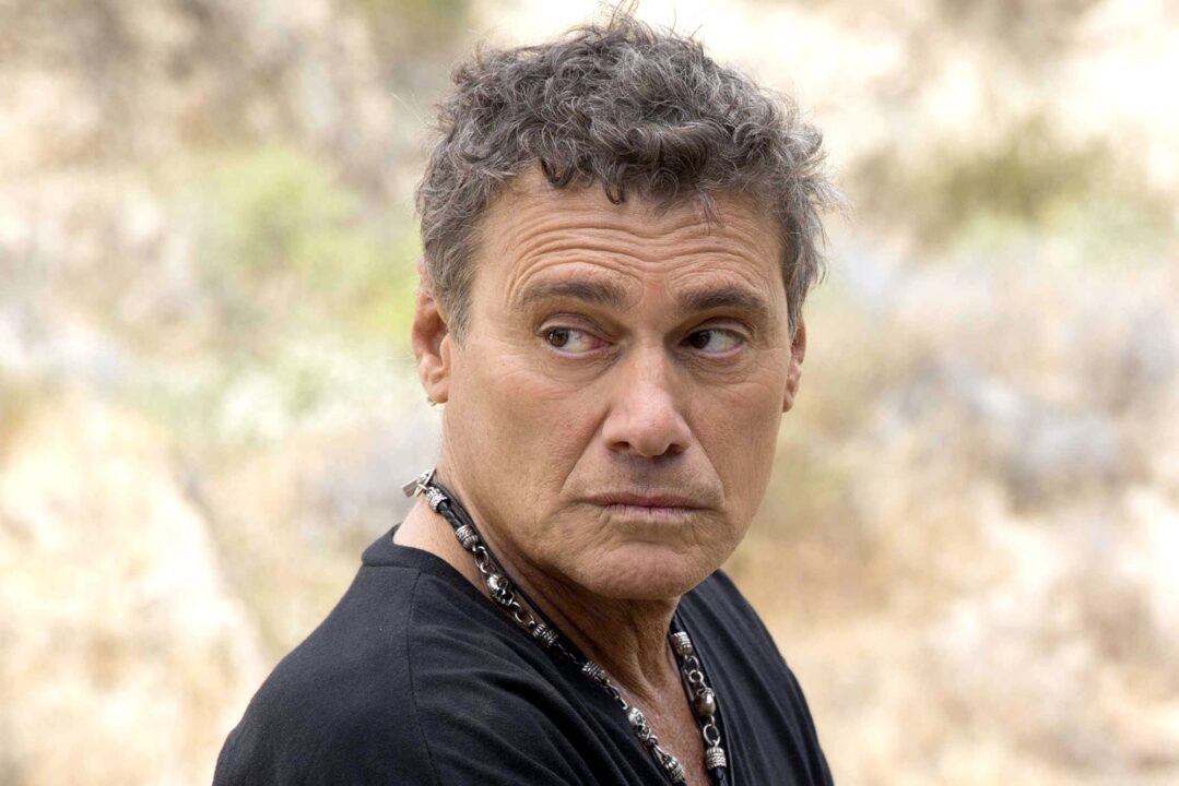 Steven Bauer Background