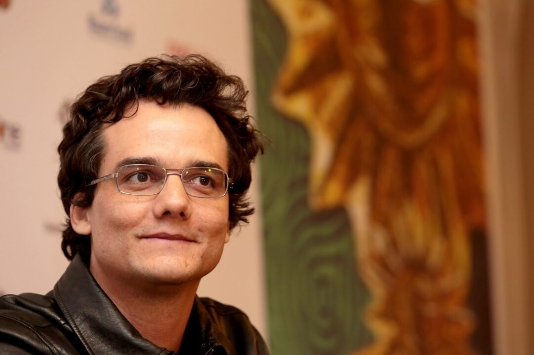 Wagner Moura Background images