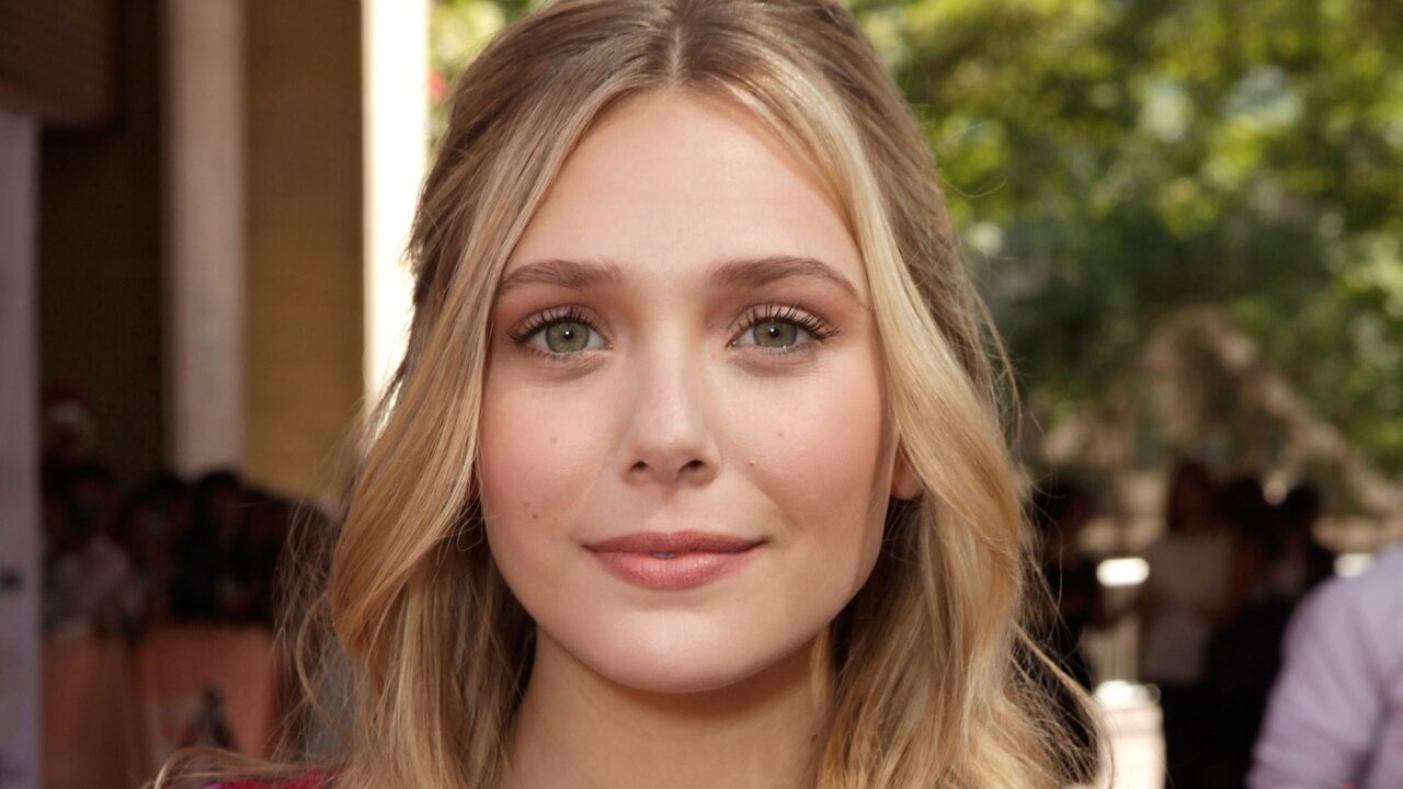 Elizabeth Olsen Windows Wallpapers