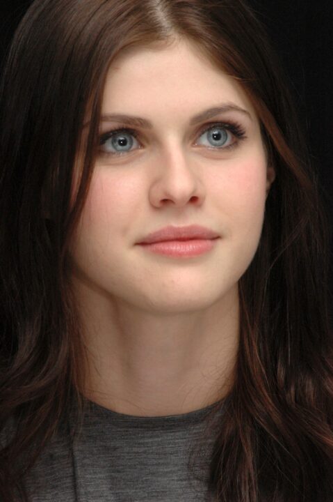 Alexandra Daddario Face