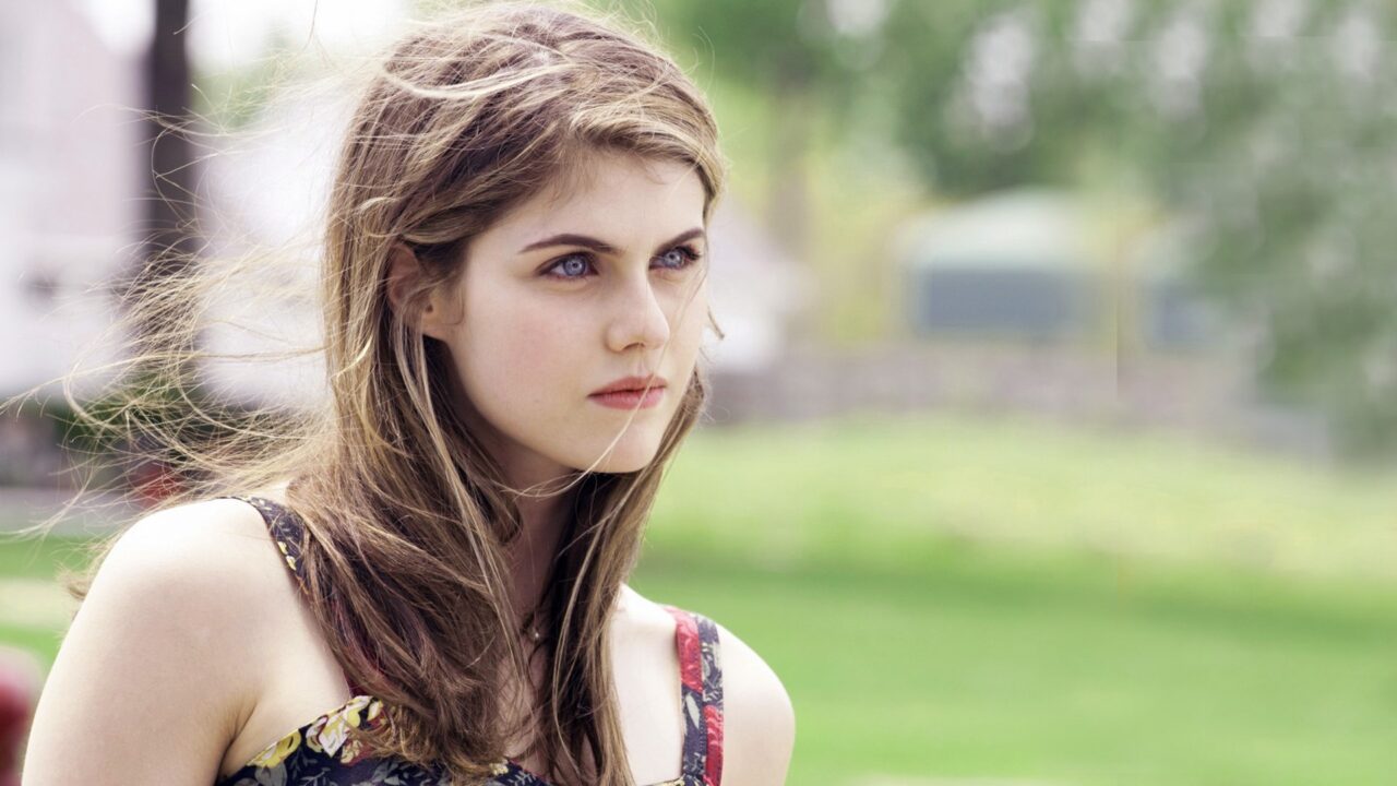 Alexandra Daddario Gallery