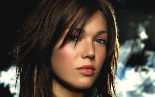 Mandy Moore Face