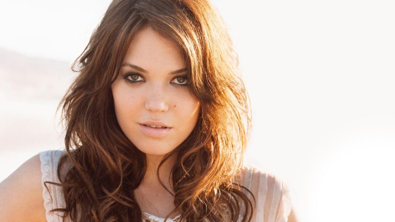 Mandy Moore Windows Wallpapers